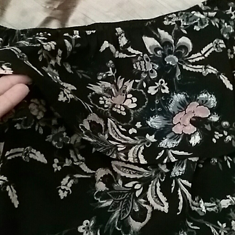 NWT, Nice one sleeve Black, pink and gray  floral  blouse. - Picture 3 of 4